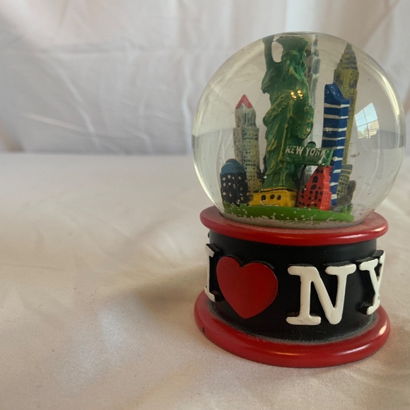 I Love New York water globe snow globe‎ - Picture 6 of 7
